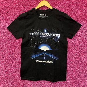 Close Encounters of the Third Kind We Are Not Alone T-Shirt Small